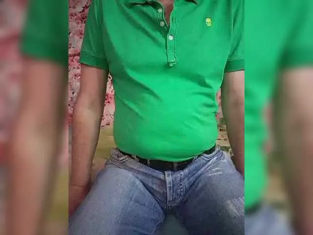 Live sex webcam photo for Vinkc2 #280303418