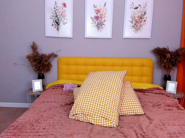 Live sex webcam photo for VinnaBelle #291473351