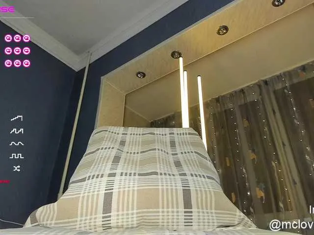 Live sex webcam photo for VinsentFrand #291365500