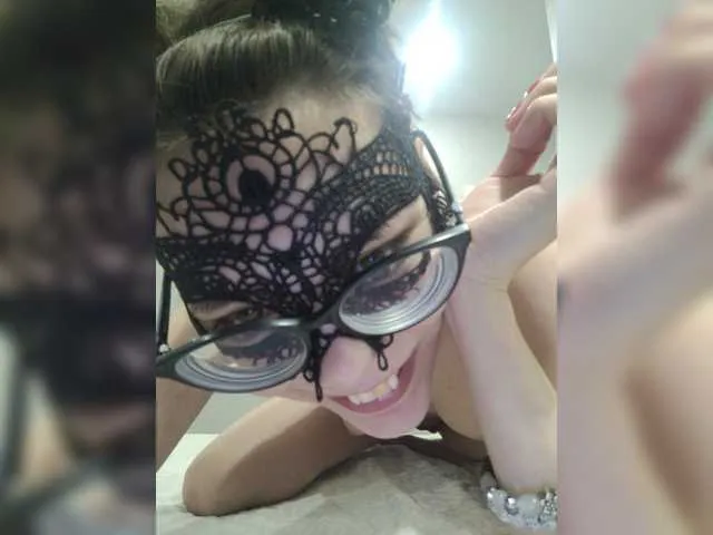 Live sex webcam photo for Viol77com #272229419