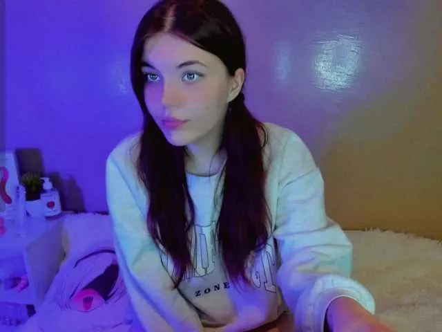 Live sex webcam photo for ViolaMeow #277107155