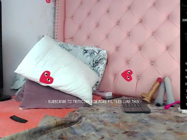 Live sex webcam photo for VioletGil #273159270