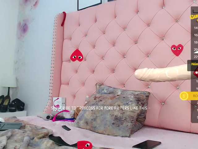 Live sex webcam photo for VioletGil #273324773