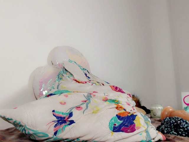 Live sex webcam photo for VioletGil #274359705