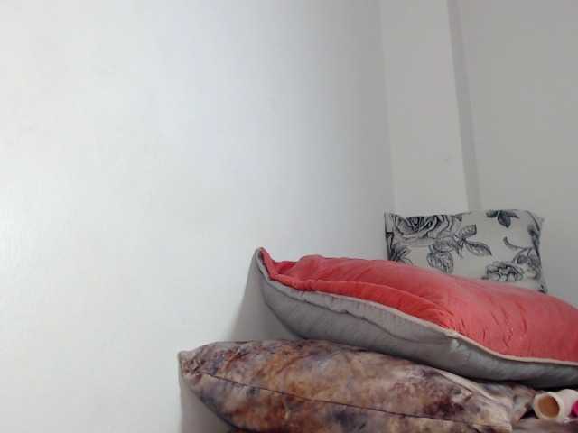 Live sex webcam photo for VioletGil #274645203