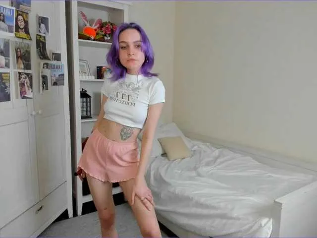 Live sex webcam photo for VioletJodi1 #277275494