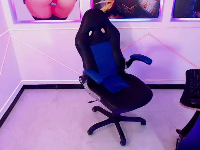 Live sex webcam photo for VioletMcgrego #273923147