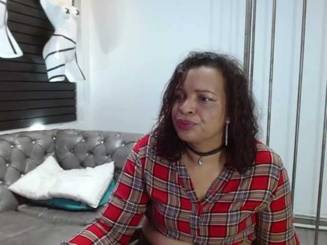 Live sex webcam photo for VioletMommyHxt #277594656
