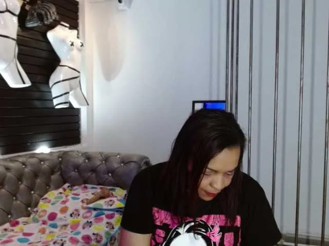 Live sex webcam photo for VioletMommyHxt #277696419