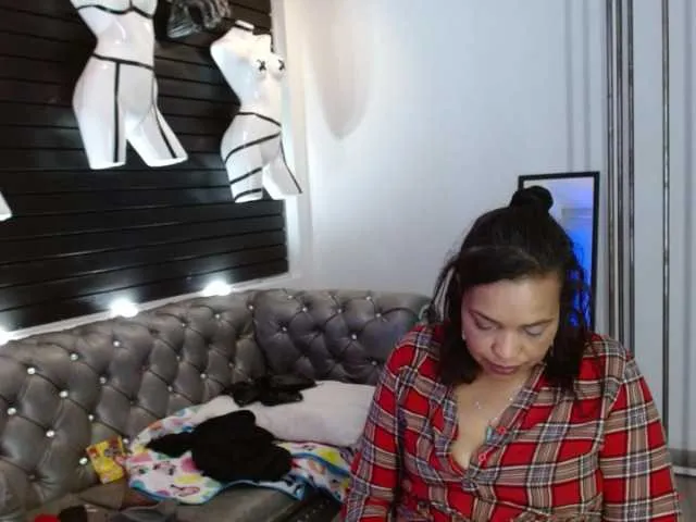 Live sex webcam photo for VioletMommyHxt #277711750