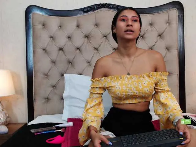 Live sex webcam photo for VioletMontes #277290978