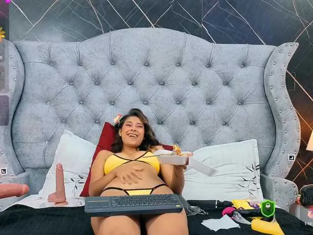 Live sex webcam photo for VioletMontes #291326600