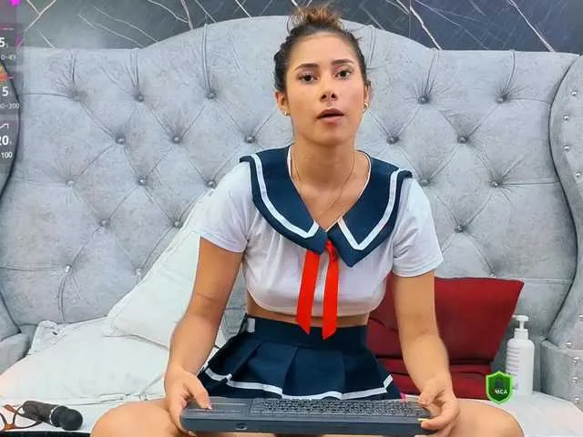 Live sex webcam photo for VioletMontes #291340243