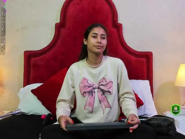 Live sex webcam photo for VioletMontes #291370744