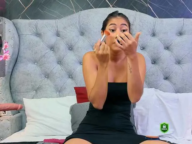 Live sex webcam photo for VioletMontes #291534657