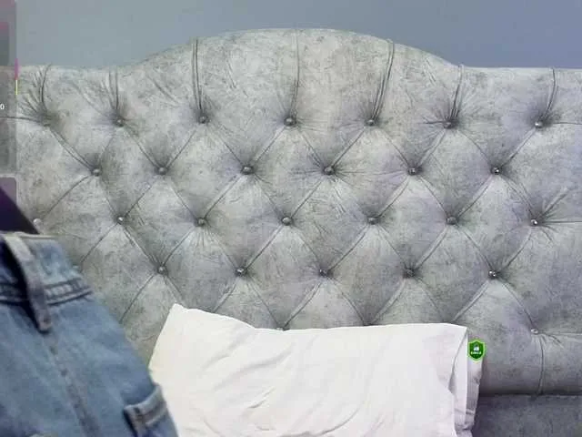 Live sex webcam photo for VioletMontes #292323023