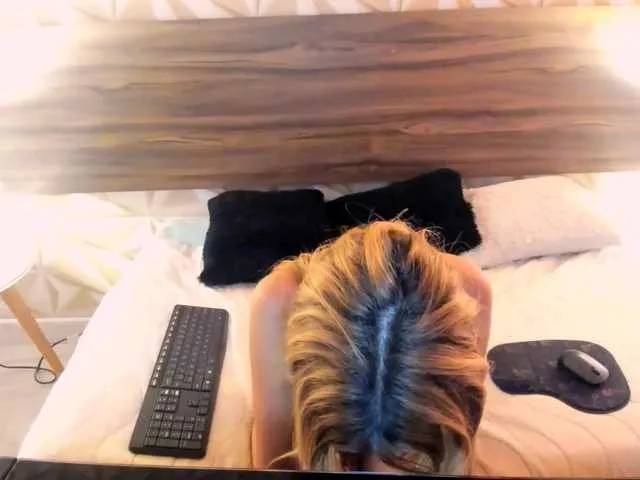 Live sex webcam photo for VioletUltra #274296872