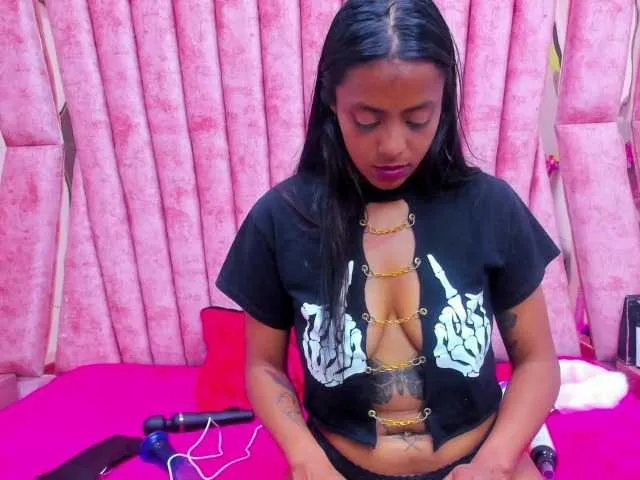 Live sex webcam photo for VioletWalker #276205646