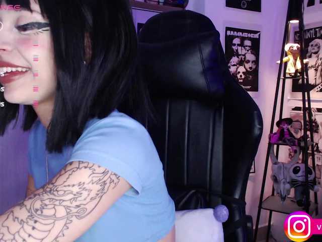 Live sex webcam photo for Violetlane #290289485