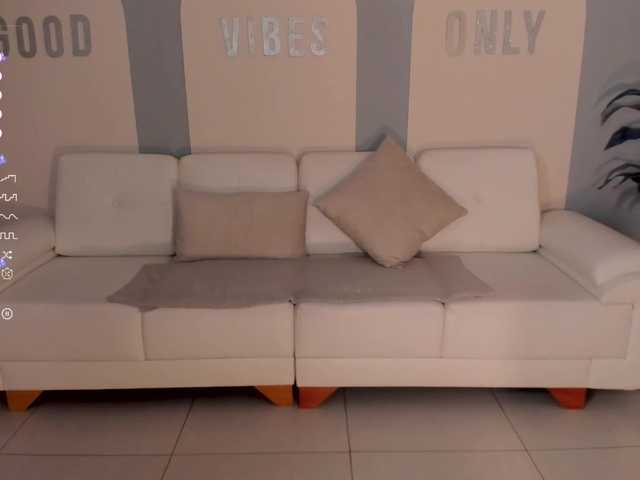 Live sex webcam photo for ViolettCastel #288073769