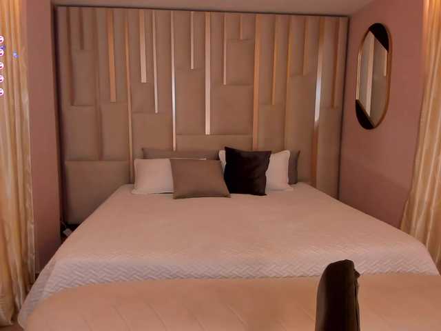 Live sex webcam photo for ViolettCastel #288073790