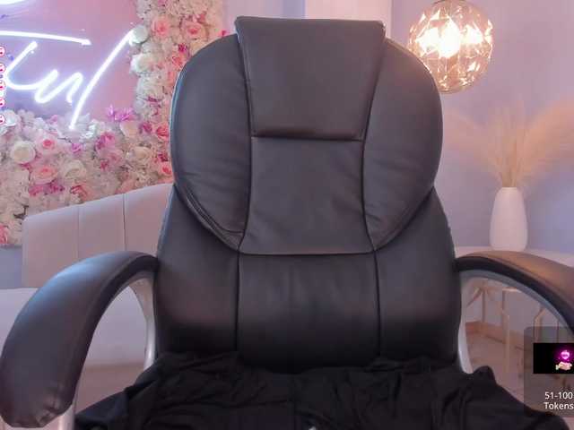 Live sex webcam photo for ViolettCastel #288073792