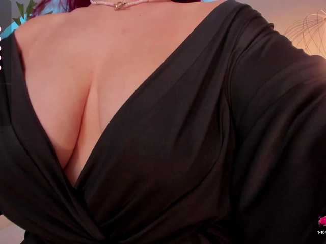 Live sex webcam photo for ViolettCastel #288073861