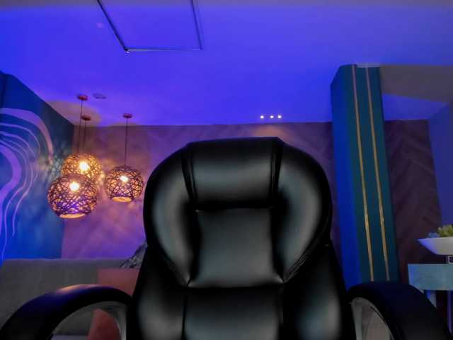 Live sex webcam photo for ViolettCastel #288073894