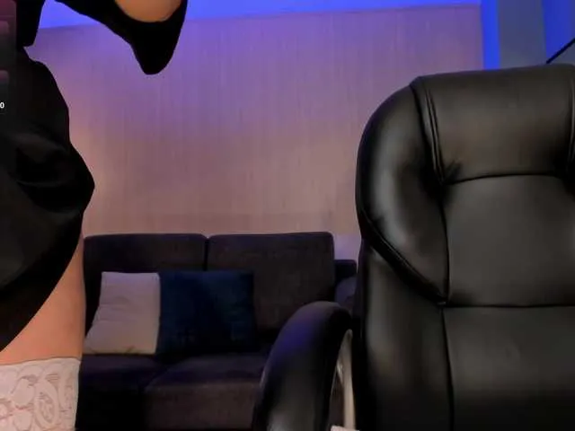 Live sex webcam photo for ViolettCastel #290319456