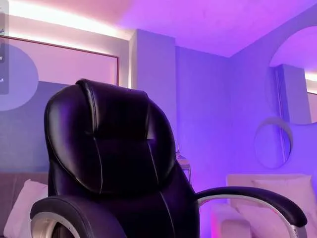 Live sex webcam photo for ViolettCastel #290665953