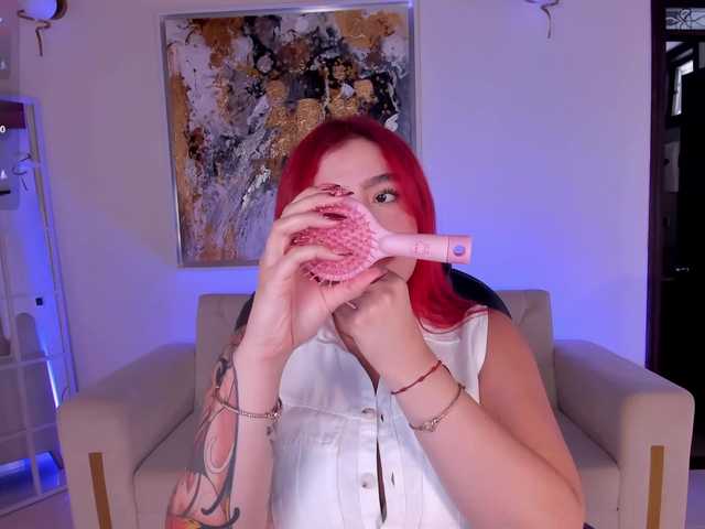 Live sex webcam photo for ViolettCastel #291004367