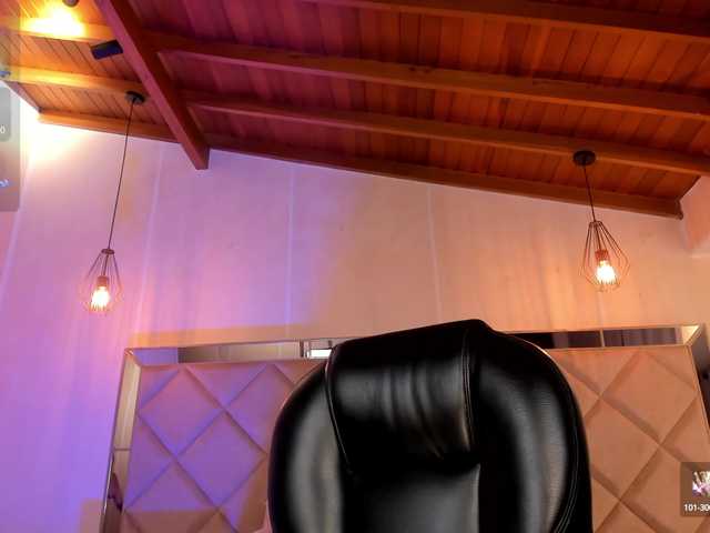 Live sex webcam photo for ViolettCastel #291181994