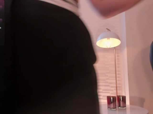 Live sex webcam photo for ViolettCastel #291321828