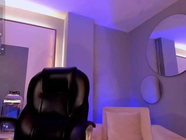 Live sex webcam photo for ViolettCastel #291683989