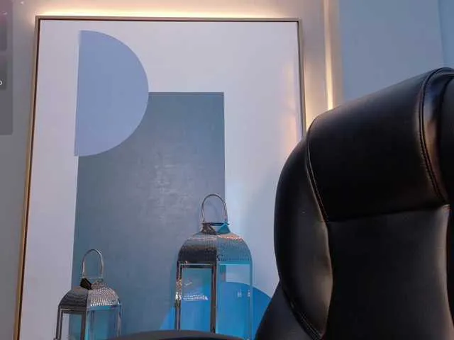 Live sex webcam photo for ViolettCastel #292297868