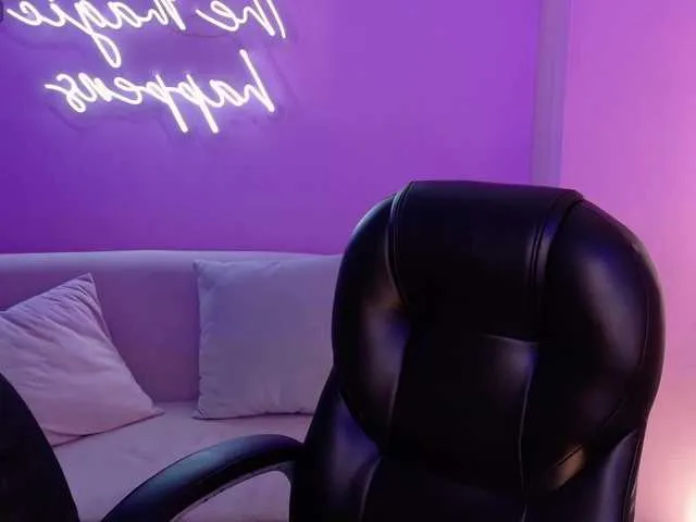 Live sex webcam photo for ViolettCastel #292396269