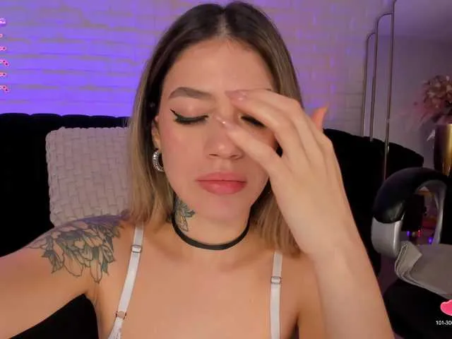 Live sex webcam photo for ViolettHansson #290940675