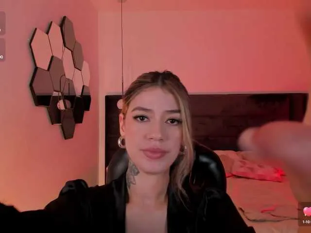 Live sex webcam photo for ViolettHansson #290999772