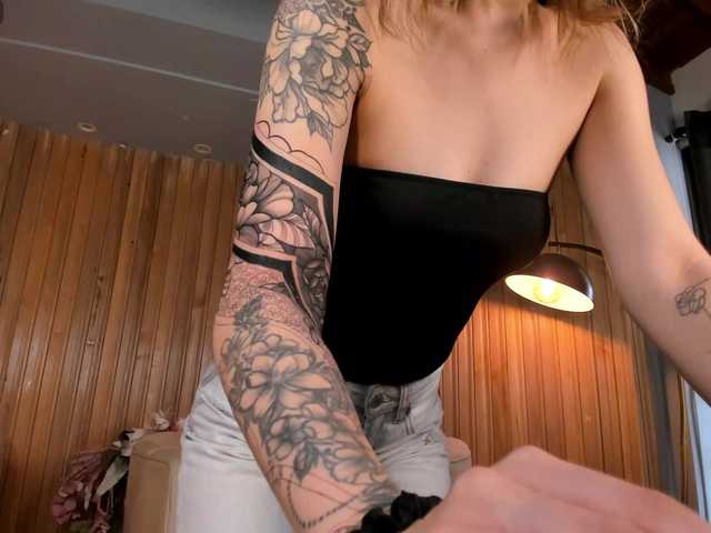 Live sex webcam photo for ViolettHansson #291154022