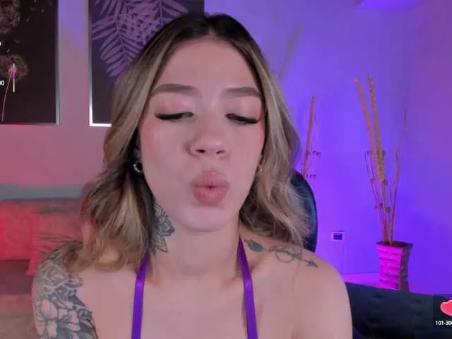 Live sex webcam photo for ViolettHansson #291406808