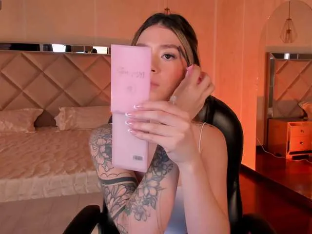 Live sex webcam photo for ViolettHansson #291515215