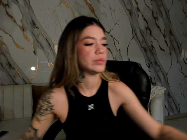 Live sex webcam photo for ViolettHansson #291859061