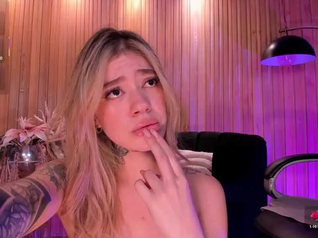 Live sex webcam photo for ViolettHansson #292258290