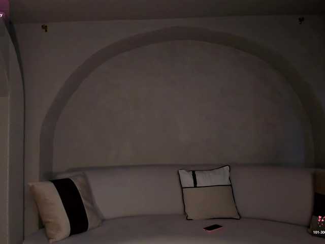 Live sex webcam photo for ViolettHansson #292323481