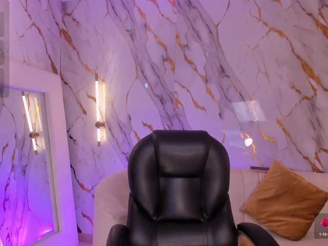 Live sex webcam photo for ViolettHansson #292424740