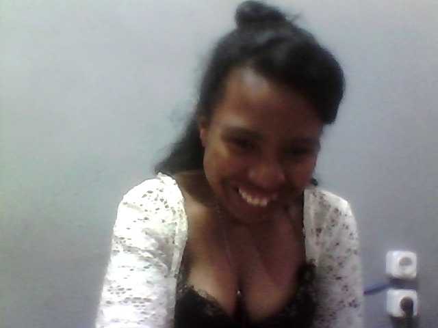 Live sex webcam photo for Violette01 #276070860