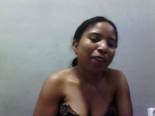 Live sex webcam photo for Violette01 #276092954