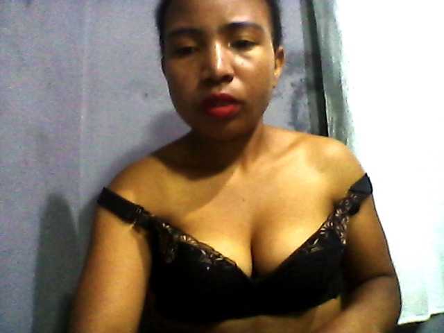 Live sex webcam photo for Violette01 #276097572