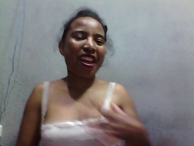 Live sex webcam photo for Violette01 #276101789