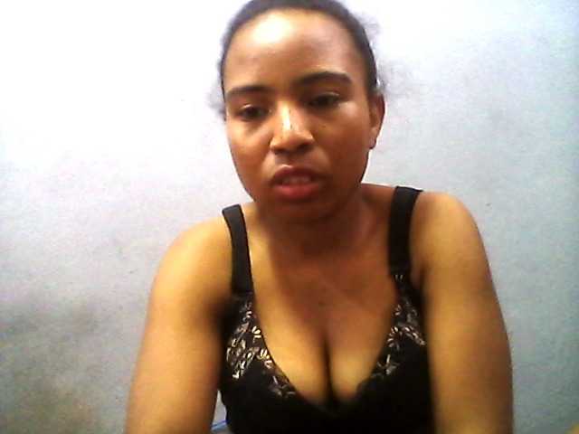 Live sex webcam photo for Violette01 #276106470